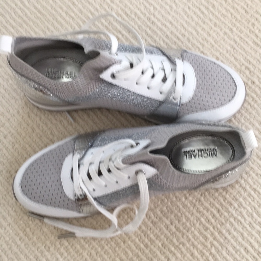 Shoes - Picture 6 of 6